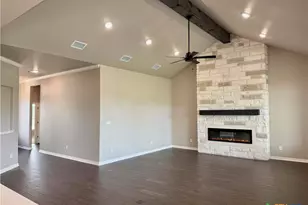 1054 Alice Cir, Temple, TX 76502 - Photo 9