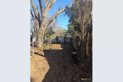 1303 S 13 Street, Temple, TX 76504 - Photo 3