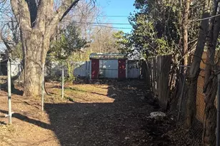 1303 S 13th St, Temple, TX 76504 - Photo 3