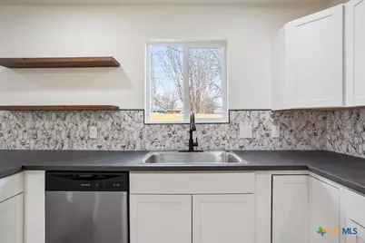 707 S 13th Street, Temple, TX 76504 - Photo 11