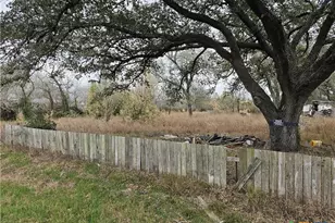 393 Jessica Dr, Victoria, TX 77904 - Photo 3