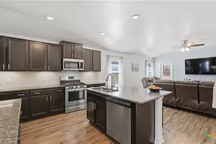 6429 Hoffman Pln, San Antonio, TX 78252 - Photo 13