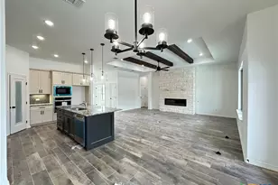 706 Golden Eagle Dr, Salado, TX 76571 - Photo 9