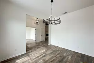 706 Golden Eagle Dr, Salado, TX 76571 - Photo 3