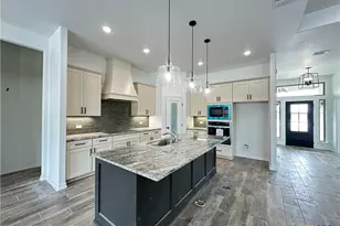 706 Golden Eagle Dr, Salado, TX 76571 - Photo 11