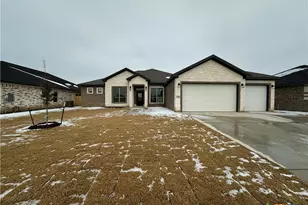 706 Golden Eagle Dr, Salado, TX 76571 - Photo 1