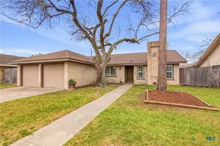 110 Rio Vista Dr, Victoria, TX 77904 - Photo 1