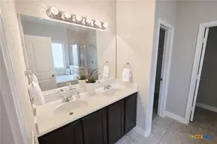 729 Community Dr, New Braunfels, TX 78132 - Photo 7