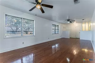 105 E Upshaw Ave, Temple, TX 76501 - Photo 11