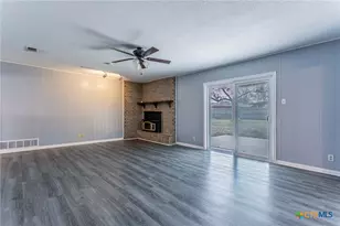 105 E Upshaw Ave, Temple, TX 76501 - Photo 3