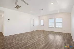 300 Jacquard Ct, Troy, TX 76579 - Photo 5