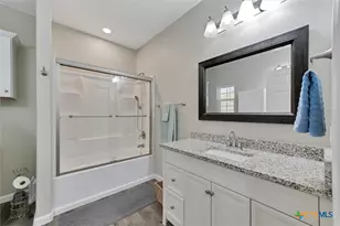 320 Holly Ave, Luling, TX 78648 - Photo 13