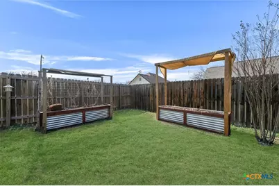 320 Holly Avenue, Luling, TX 78648 - Photo 23