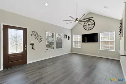 320 Holly Avenue, Luling, TX 78648 - Photo 5