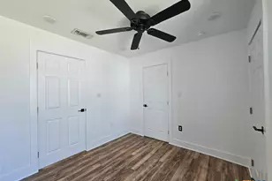 1005 Bridge St, Lampasas, TX 76550 - Photo 25