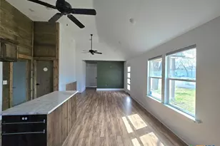 1005 Bridge St, Lampasas, TX 76550 - Photo 9