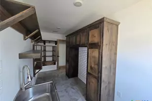 1005 Bridge St, Lampasas, TX 76550 - Photo 15