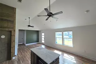 1005 Bridge St, Lampasas, TX 76550 - Photo 9