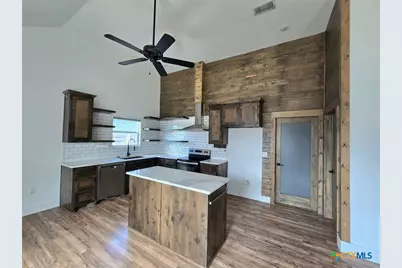 1005 Bridge Street, Lampasas, TX 76550 - Photo 13