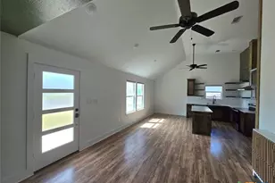 1005 Bridge St, Lampasas, TX 76550 - Photo 19