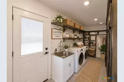 1005 Bridge Street, Lampasas, TX 76550 - Photo 17