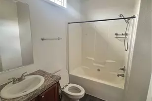 203 Palmwood Dr, Victoria, TX 77901 - Photo 9