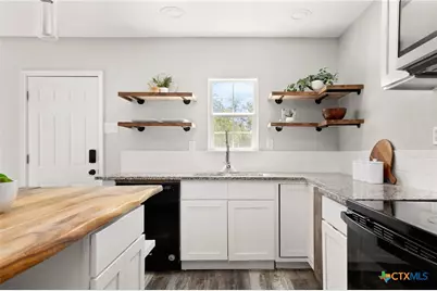 1848 W Bridge Street, New Braunfels, TX 78130 - Photo 13