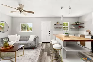 1848 W Bridge St, New Braunfels, TX 78130 - Photo 9