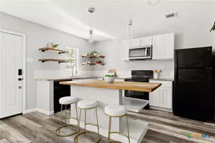 1848 W Bridge St, New Braunfels, TX 78130 - Photo 11