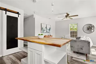 1848 W Bridge St, New Braunfels, TX 78130 - Photo 17