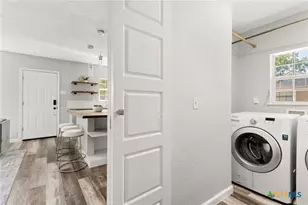 1848 W Bridge St, New Braunfels, TX 78130 - Photo 33