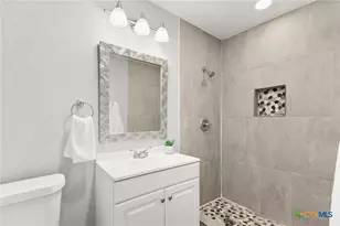 1848 W Bridge St, New Braunfels, TX 78130 - Photo 31