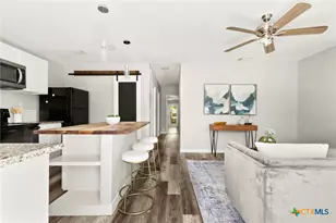 1848 W Bridge St, New Braunfels, TX 78130 - Photo 3