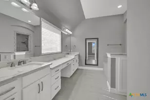 1404 Pioneer Dr, New Braunfels, TX 78132 - Photo 33