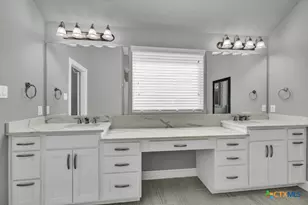 1404 Pioneer Dr, New Braunfels, TX 78132 - Photo 33