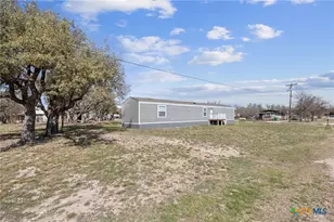 606 W Lampasas St, Lometa, TX 76853 - Photo 3