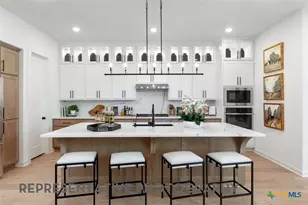 247 White Oak, Castroville, TX 78009 - Photo 5