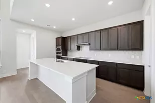 247 White Oak, Castroville, TX 78009 - Photo 3