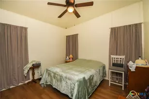 1310 E Rosebud Ave, Victoria, TX 77901 - Photo 17