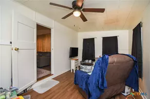 1310 E Rosebud Ave, Victoria, TX 77901 - Photo 9