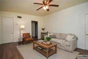 1310 E Rosebud Ave, Victoria, TX 77901 - Photo 5