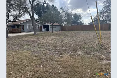 105 E Huebinger Street, Marion, TX 78124 - Photo 11