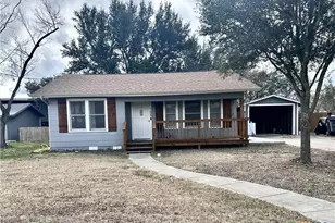 105 E Huebinger St, Marion, TX 78124 - Photo 1