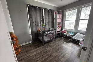 105 E Huebinger St, Marion, TX 78124 - Photo 7