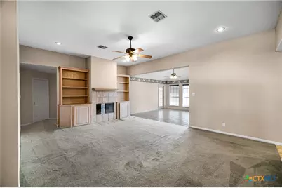 390 Park Lane, Victoria, TX 77904 - Photo 9