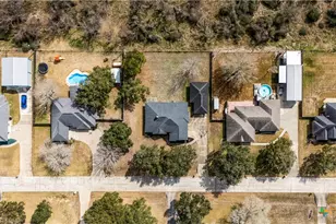 390 Park Ln, Victoria, TX 77904 - Photo 25