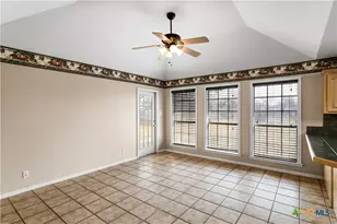 390 Park Ln, Victoria, TX 77904 - Photo 7