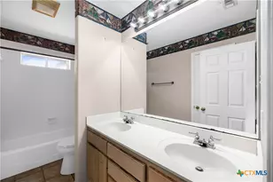 390 Park Ln, Victoria, TX 77904 - Photo 17