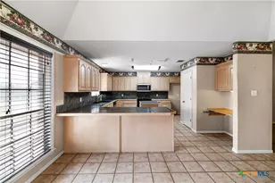 390 Park Ln, Victoria, TX 77904 - Photo 5