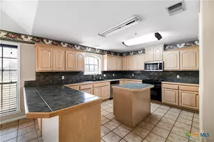 390 Park Ln, Victoria, TX 77904 - Photo 3